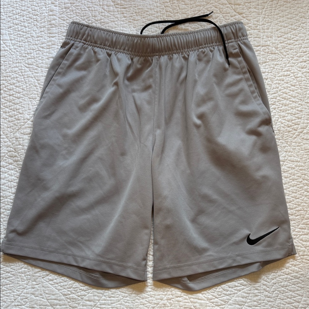 Nike Men's Gray Athletic Shorts Size L